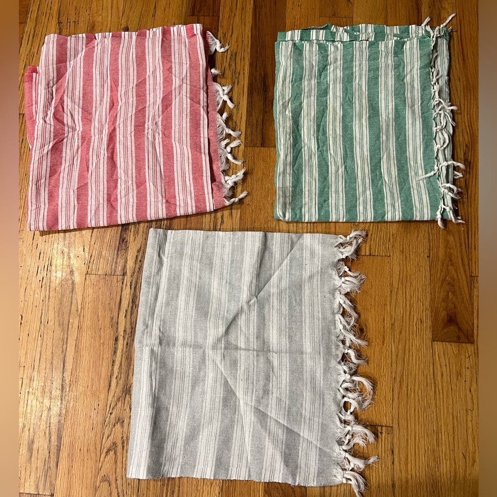 Woven tablecloths